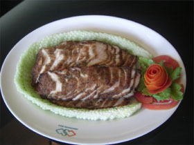 ワニのテールの丸焼き