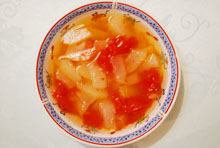 身近な食材つくる薬膳料理：冬瓜トマトスープ